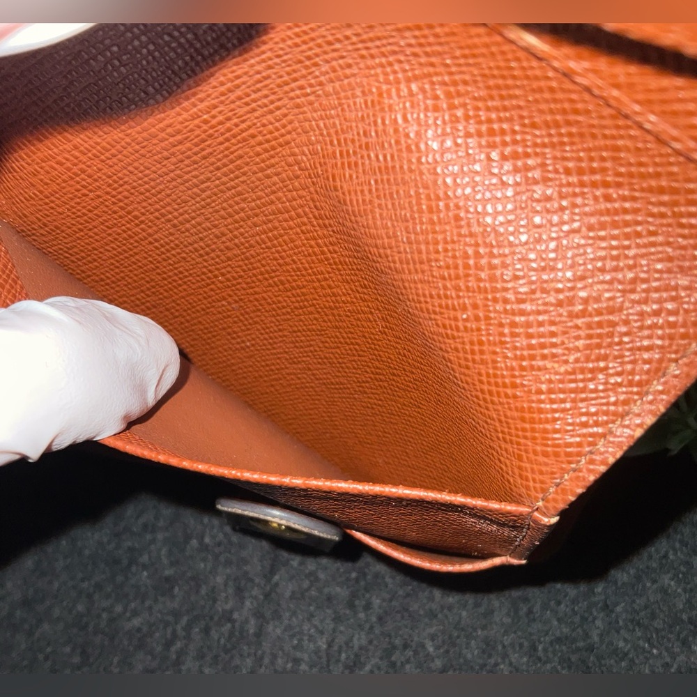 ✅AUTHENTIC LV COMPACT WALLET EXCELLENT CONDITION - Picture 9 of 11